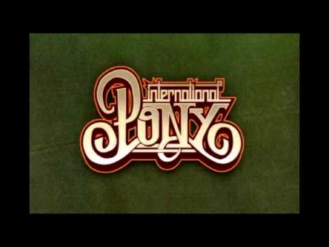 International Pony vs  Losoul Feat  Malte - International Snootleg