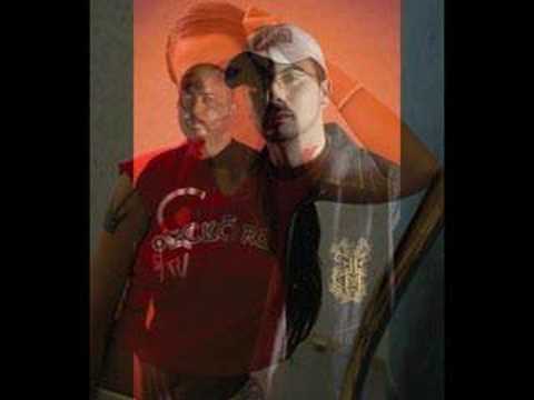 Por la noche (con Tote King, Juaninaka y Capaz)