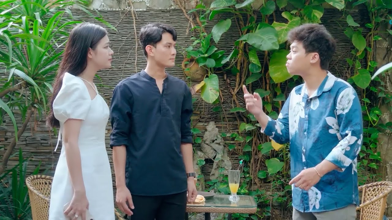 Chủ Tịch Về Quê Dẫn Bạn Gái Về Quê Họp Lớp Bị Người Yêu Cũ Đánh Ghen Và Cái Kết