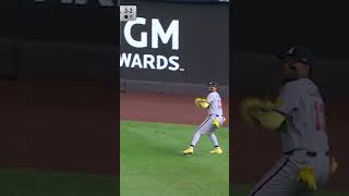 Ryan McMahon wins it for the Yankees in the 10th!