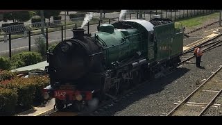 preview picture of video 'Steam Locomotive 3642 at Moss Vale Railway Station - Slow Motion'