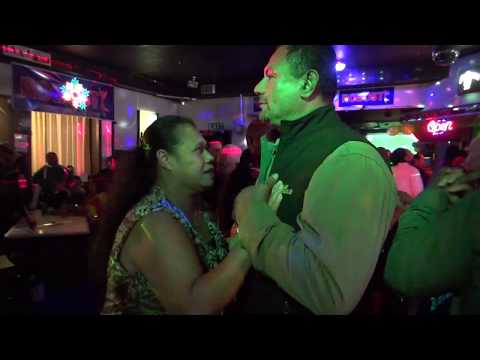 Felise Mikaele - Aumaia So'u Sa'olotoga (Live)