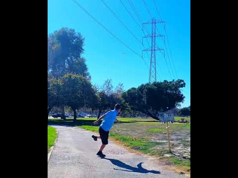 HOW HIGH IN THE AIR CAN YOU THROW YOUR DISC? VERTICAL DISC GOLF DRIVE. DISCRAFT Z NUKE OS.