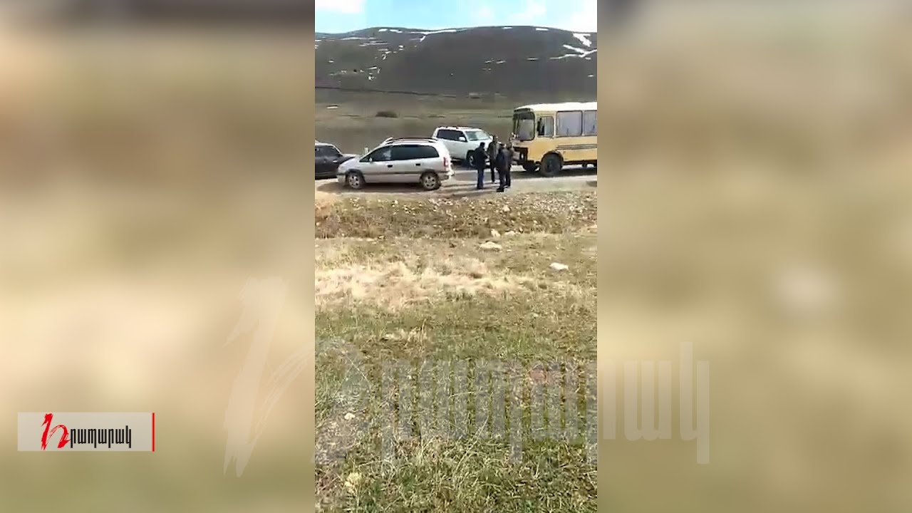 Սոթքի հանքավայրի աշխատակիցները փակել են հանք տանող ճանապարհը