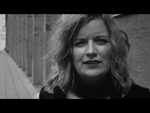 Tina Wilhelmsson - Vid Mimerporten väntar Gabriella (officiell video)