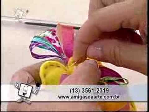 We Care About e Ateliê na TV com: Vanessa Iaquinto - Flor em Feltro.