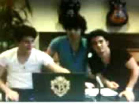 7-5-2009 chatlive facebook-jonas brothers