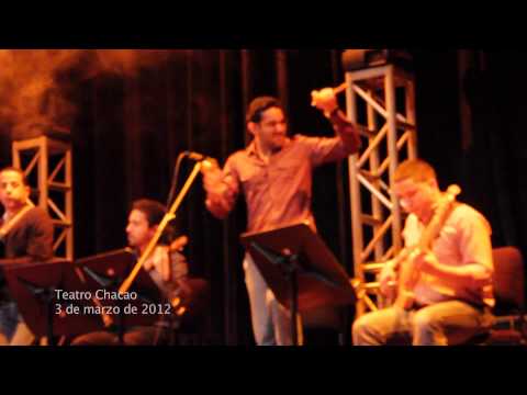 Movida Acústica Urbana "MAU: más que cuatro, maraca y rock"