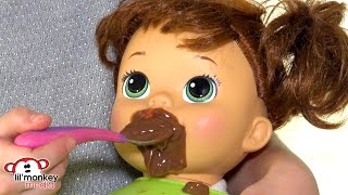 Baby Alive Play Fort Fun! Play Fort Building, Feeding and Diaper Change!