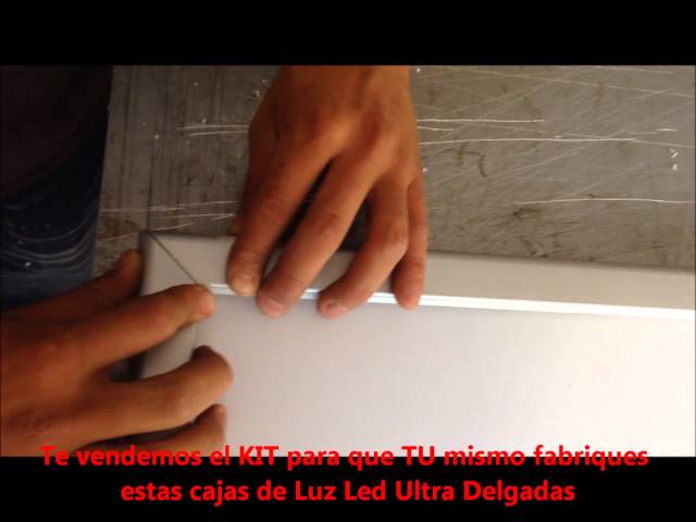 Vídeo relacionado con Caja de Luz LED Publicitaria Ultra-Delgada, Marco de Póster Retroiluminado con Diseño Extraíble, Pantalla LED Brillante para Pared, Escritorio o Colgar, Perfecto para Comercio, Cine, Restaurante, A3