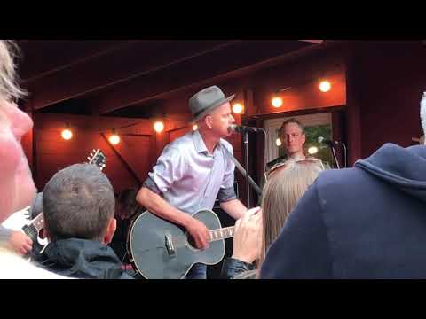 Per Persson med Nya Packet. ”Bröllopsdag”. Stockholm 2018.