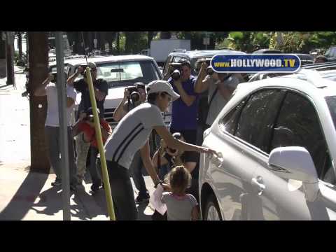 download lagu mp3 mp4 Halle Berry Nahla Ariela Aubry, download lagu Halle Berry Nahla Ariela Aubry gratis, unduh video klip Halle Berry Nahla Ariela Aubry