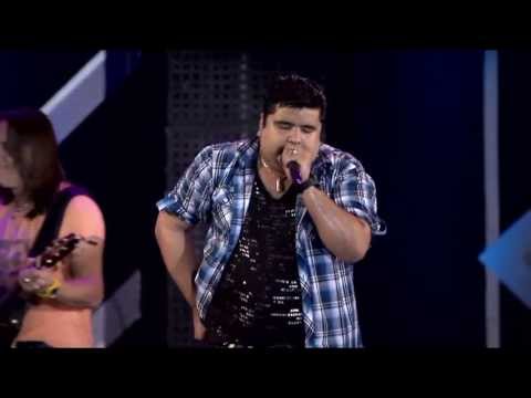 Relber e Allan  - Sai dessa vida / Ao vivo em Governador Valadares )