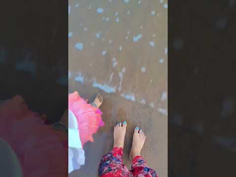 Beach vibes with my girl🏖️🌊💕