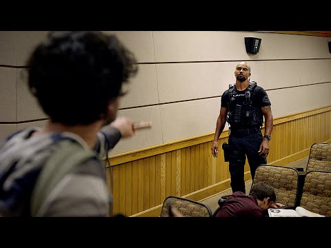 Hondo Persuades The Bomber To Surrender Part 1 - S.W.A.T 1x04