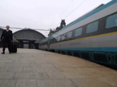 681 007-1 z SC 509 relacji Praha hl. n - Ostrava hl. n