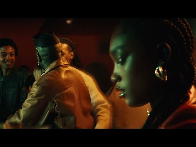 Video zu 'Avec Classe' ansehen