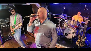 Phoenix - April Sun in Cuba live @ The Carnival Luminosa