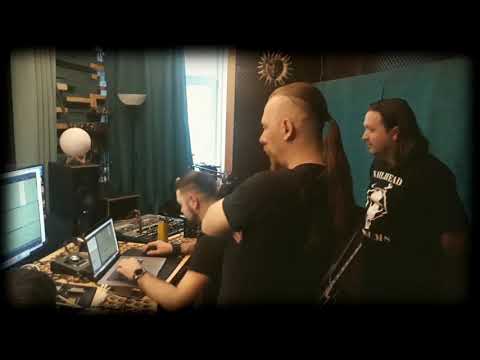 Backstage - 1961 Studio - Glue song.