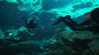 preview picture of video 'Diving the Cenote El Eden (aka Ponderosa)'