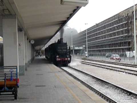 Treno storico 23-05-2010 in partenza da Trieste Centrale P1060502.MOV