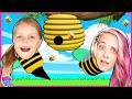 Bumble Bee Kin Tin and Mom Become Pretend Play Bee Keepers! (Roblox Bee Face)