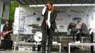 fingertips you're gone live in T.O