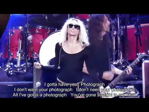 Joe Elliott & Miley Cyrus - Photograph with members from Def Leppard, Weezer & Foo Fighters