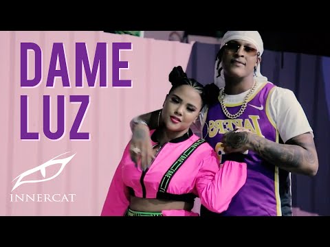 Quimico Ultra Mega (feat. Martha Heredia) - Dame Luz ????( Video Oficial )