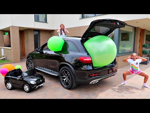Giant Balloon Stuck In Our Car - Disney Toys