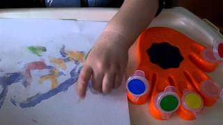 preview picture of video 'Crayola Color Wonder Fingerpaint - my litte artist'