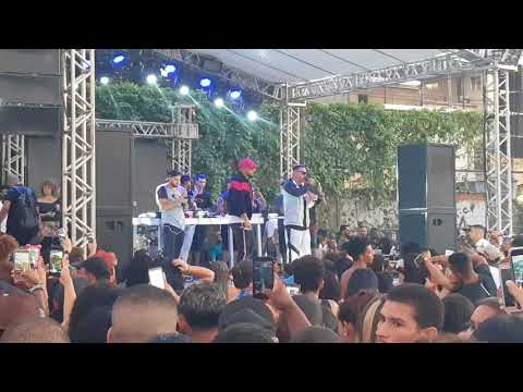 Mano Brown na Vila do João ( complexo da Maré) no aniversário do Naldo Benny