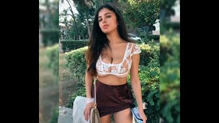 Mati Marroni and her friends go wild