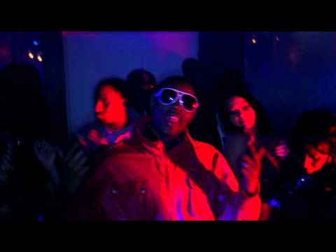 Yung Suave feat. Bizzy- She Got It