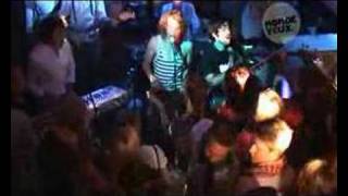 Monde Yeux playing Glue Me On, live @ KGB 7th June 2008