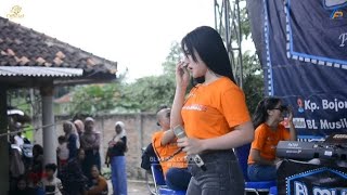 Download lagu DETIK-DETIK BIDUAN NANGIS DI SAAT NYANYI 'TRAUMA' COVER-SYAHLA AYU. BL MUSIK.IN-KALAPA DUA-JASINGA mp3