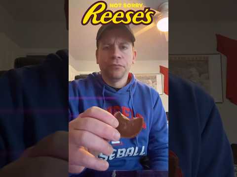 1 Minute Food Review! Reese’s Big Cup With Reese’s Puffs 🍫 🥣 #shorts #food