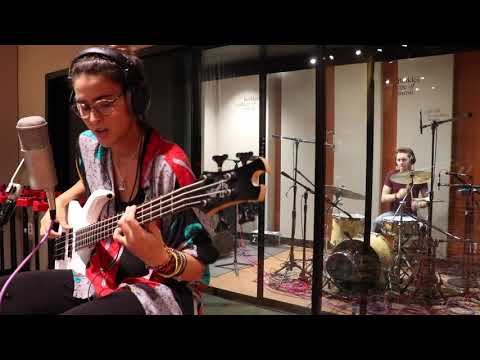 BERKLEE PEOPLE (Season 4, #3) - Coisas