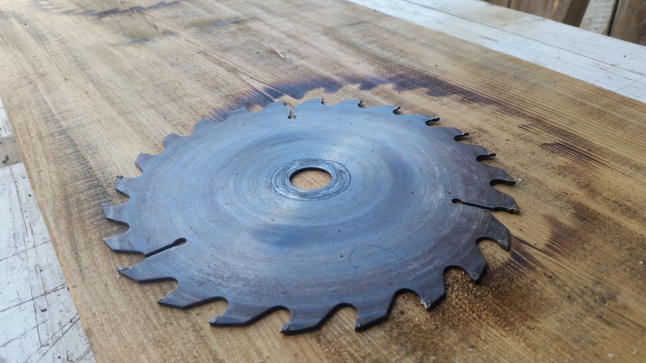 Wypalanie wzorów w drewnie. Projekt Buda dla Psa