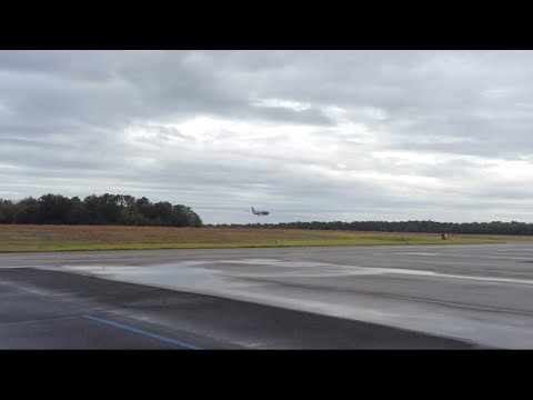 SouthWest 737-700 landing and T-6B touch and go Pensacola International Airport