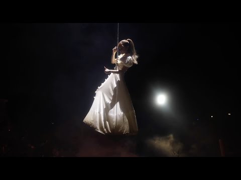 Ariana Grande - brighter days ahead (behind the scenes)