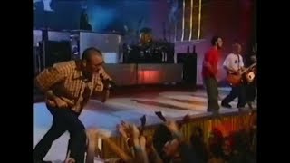 Linkin Park Performs &quot;One Step Closer&quot; Ft. &quot;The X-Ecutioners&quot; Live at MTV VMA&#39;s 2001