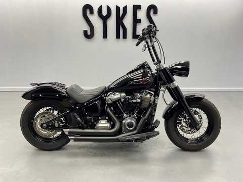 2018 Custom Harley-Davidson FLSL Softail Slim in Vivid Black