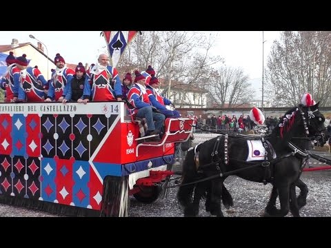 I Cavalieri del Castellazzo carro da getto - Carnevale Ivrea 2016
