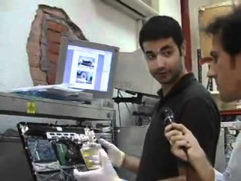 comment demonter le pied d'un imac