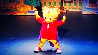 Daniel Tiger live Singing IT&#39;S SUCH A GOOD FEELING song. Daniel Tiger&#39;s Neighborhood. King for a Day