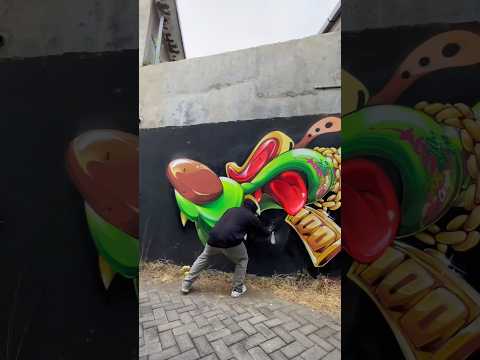 THE MOST INSANE GRAFFITI CHARACTER STYLE 😱 @helloswodshit #graffiti #graffitiart #shorts