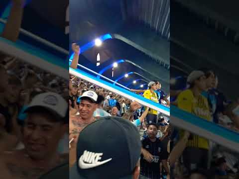 "Una vieja chinflada deciaðŸŽ¶ðŸ’ª" Barra: La Guardia Imperial &bull; Club: Racing Club