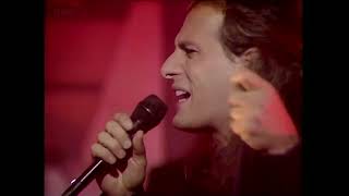 Download lagu Michael Bolton - How Can We Be Lovers. TOTP, 1990. mp3