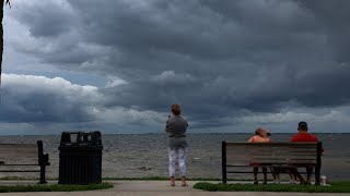 Many Florida residents ‘hold out’ for Hurricane Ian to 'blow over'